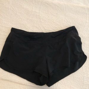 Lululemon 2.5 black shorts